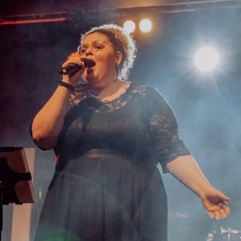 Elain Thompson